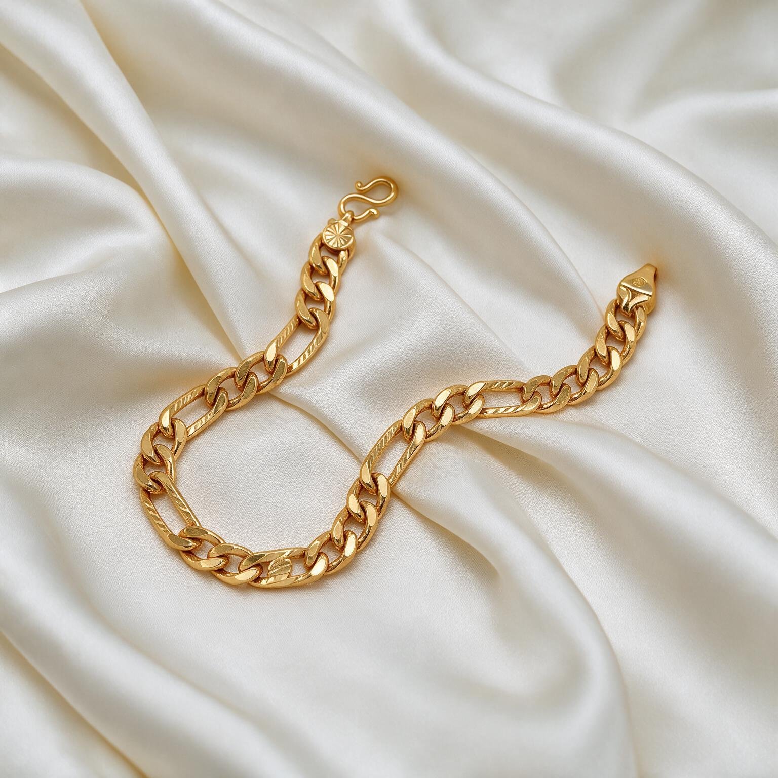 Figaro Chain Gold Bracelet | SR Gold Wale
