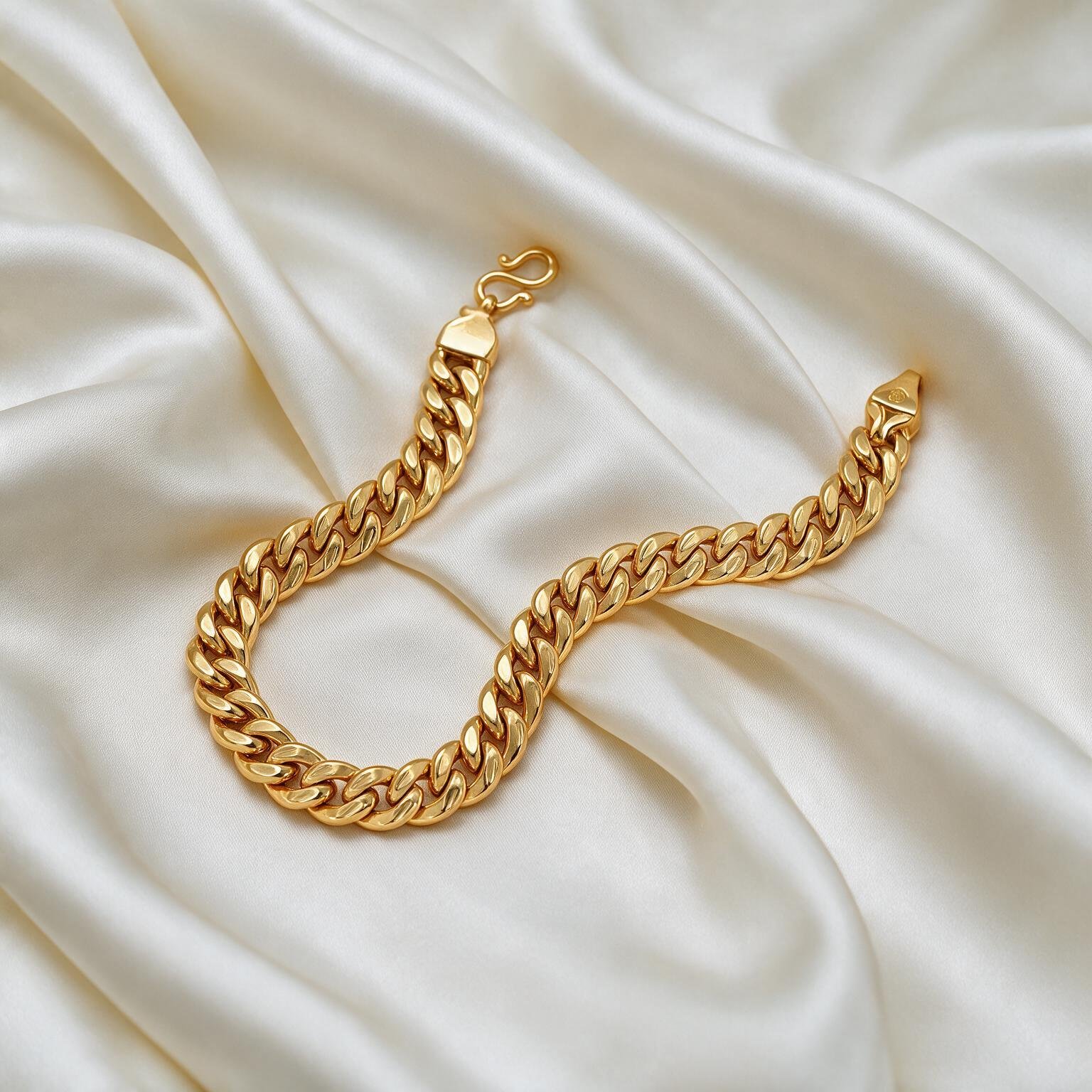 Diamond-Cut Cuban Link Gold Bracelet