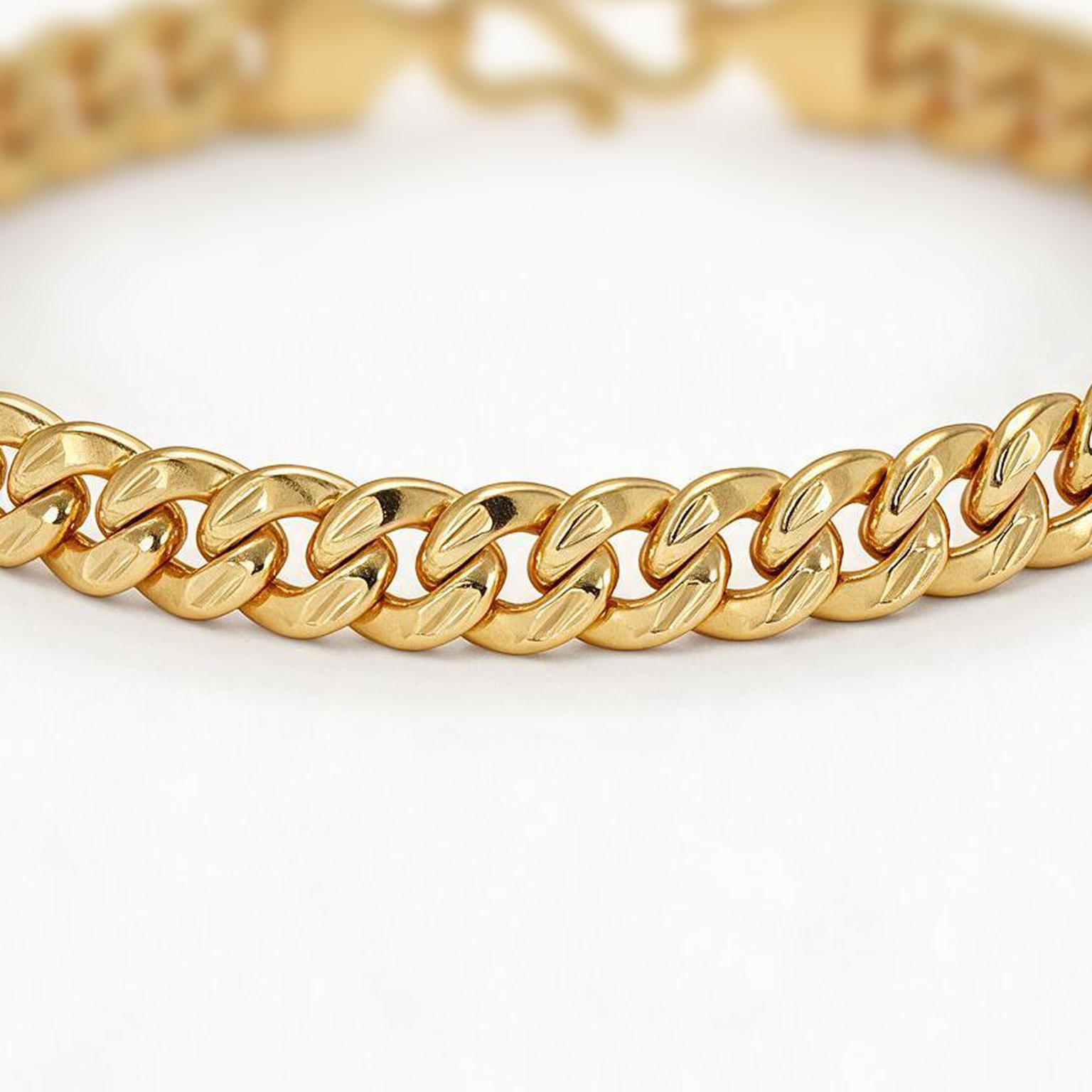 Diamond-Cut Cuban Link Gold Bracelet
